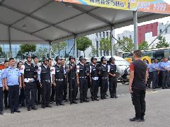 东方时尚|开展防暴反恐演练，为校园安全保驾护