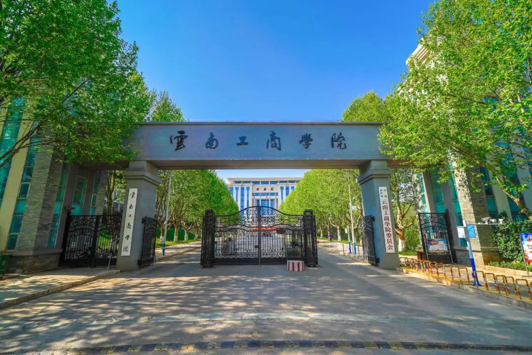 <b>东方时尚入驻校园，学车与您只有一步之遥！</b>